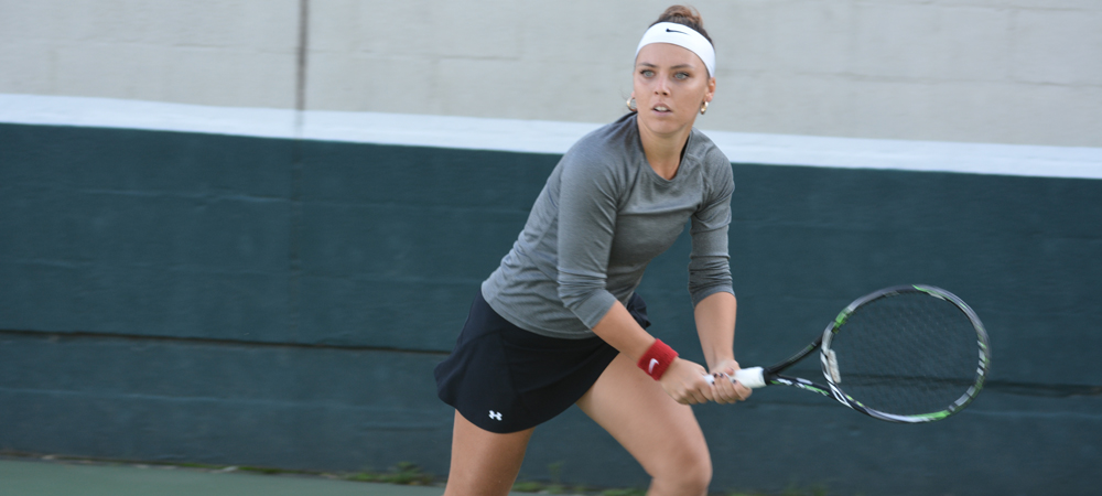 Women’s Tennis Soars Over Lewis, 6-1